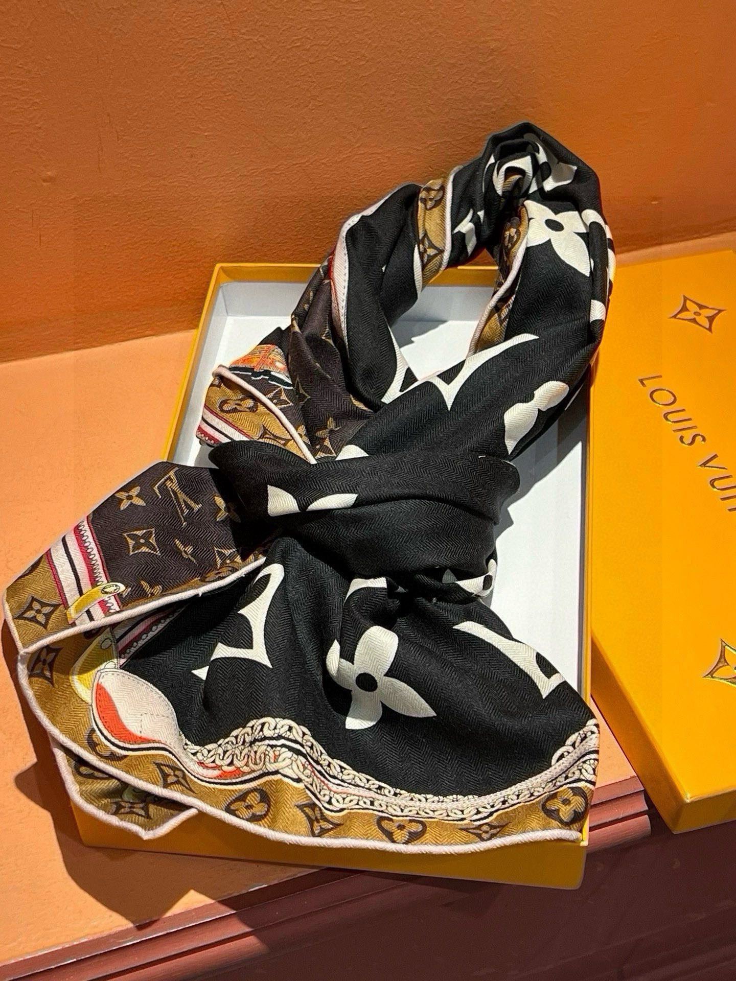 Louis Vuitton Scarf